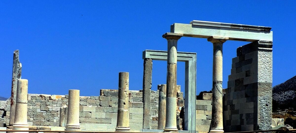 Templeofdemeternaxos-templeofdemeter-transfers-Naxos-Port-transfers-Naxos-Private-transfers-in-Naxos-Naxos-car-rental-Naxos-island-hopping-Discover-Cyclades-in-Naxos